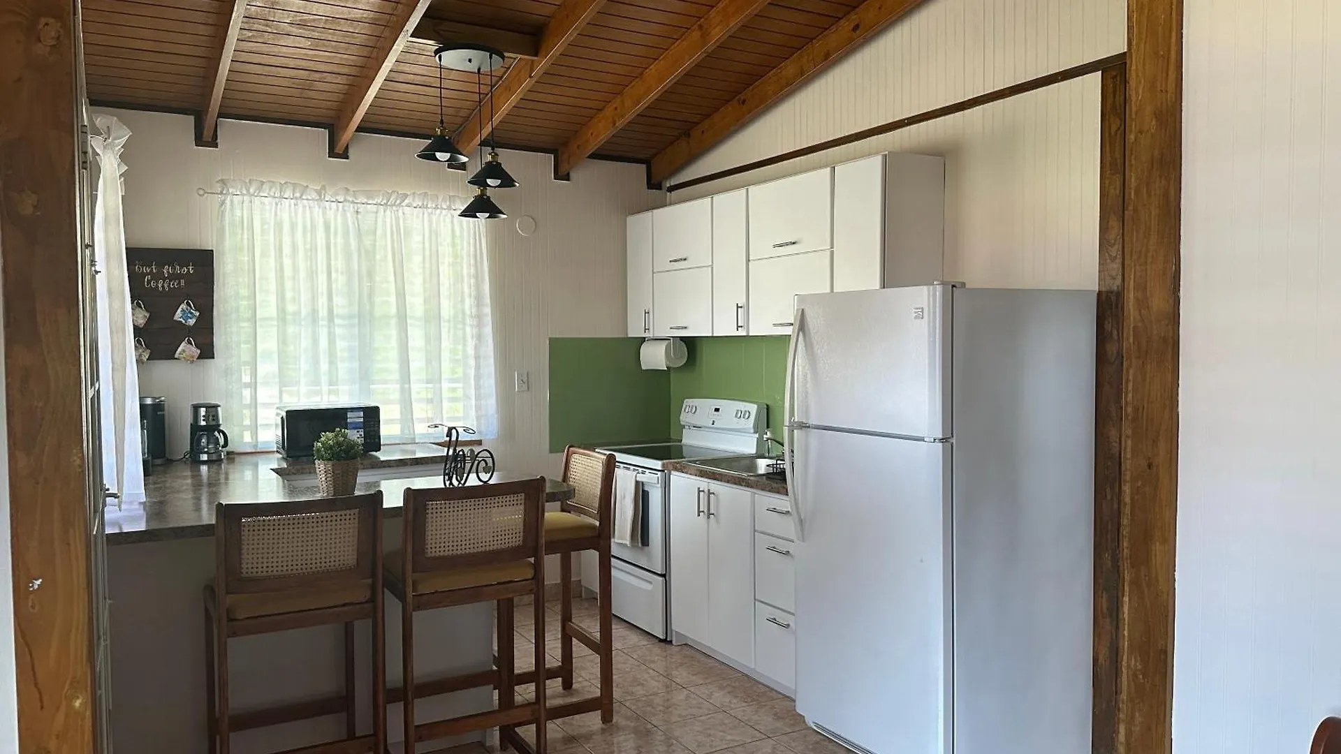 La Casita Amarilla En Utuado, Puerto Ricoヴィラ